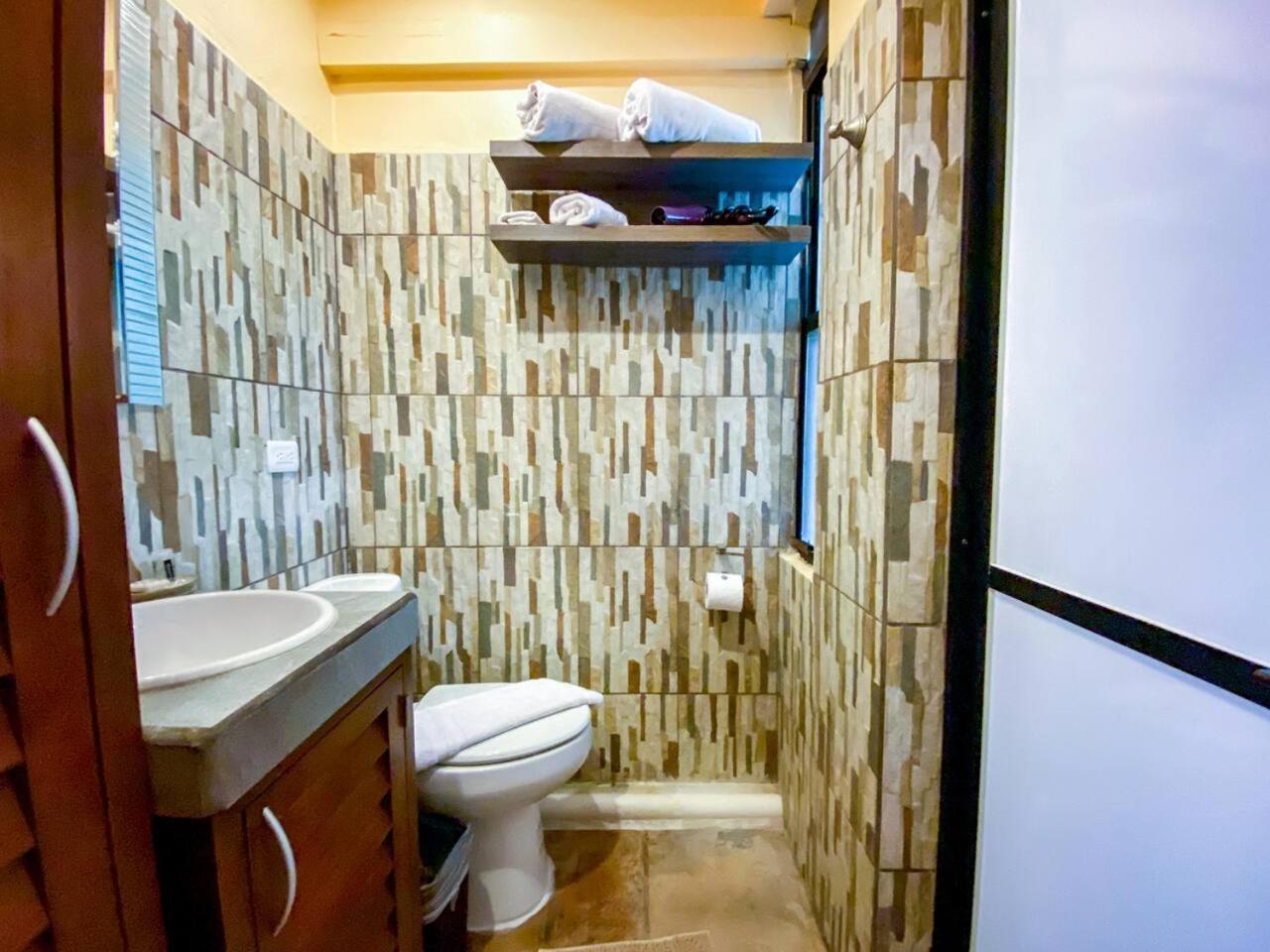 Apartamento Colorful Hacienda Style 2br With Pool Steps To *